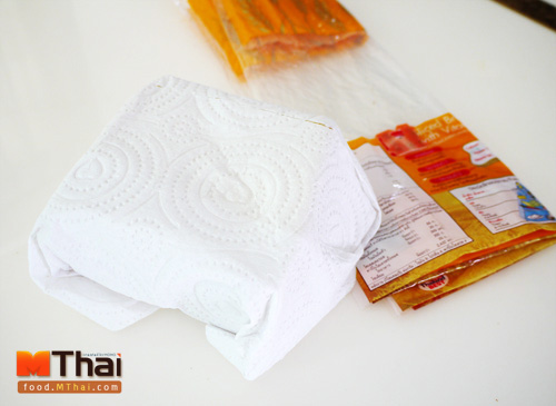 ถนอมขนมปัง ถนอมขนมปัง