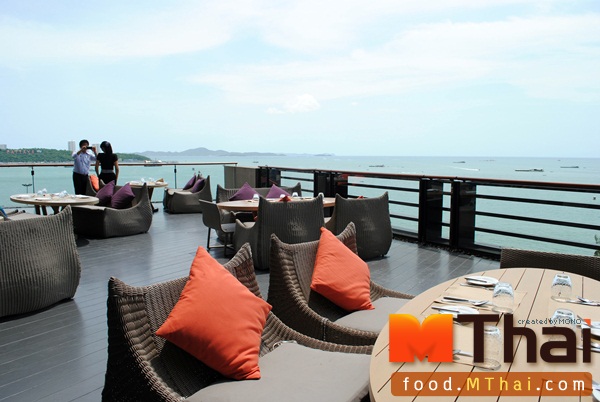 hilton-024 ภาพบรรยากาศ ห้องอาหาร บุฟเฟ่ต์ นานาชาติ Edge