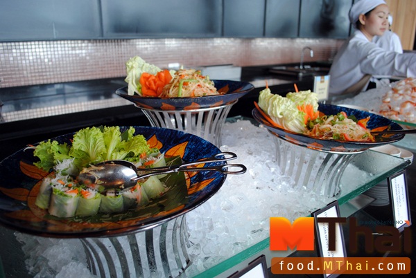 hilton-025 ภาพบรรยากาศ ห้องอาหาร บุฟเฟ่ต์ นานาชาติ Edge