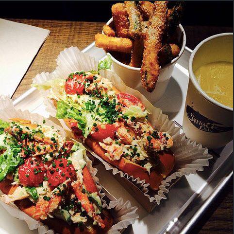 burger and lobster - lobster roll