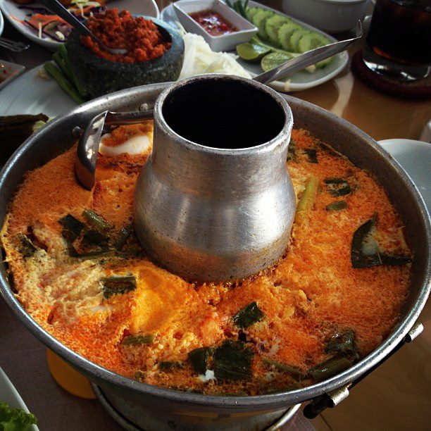 27313_370893876339346_1307135220_n