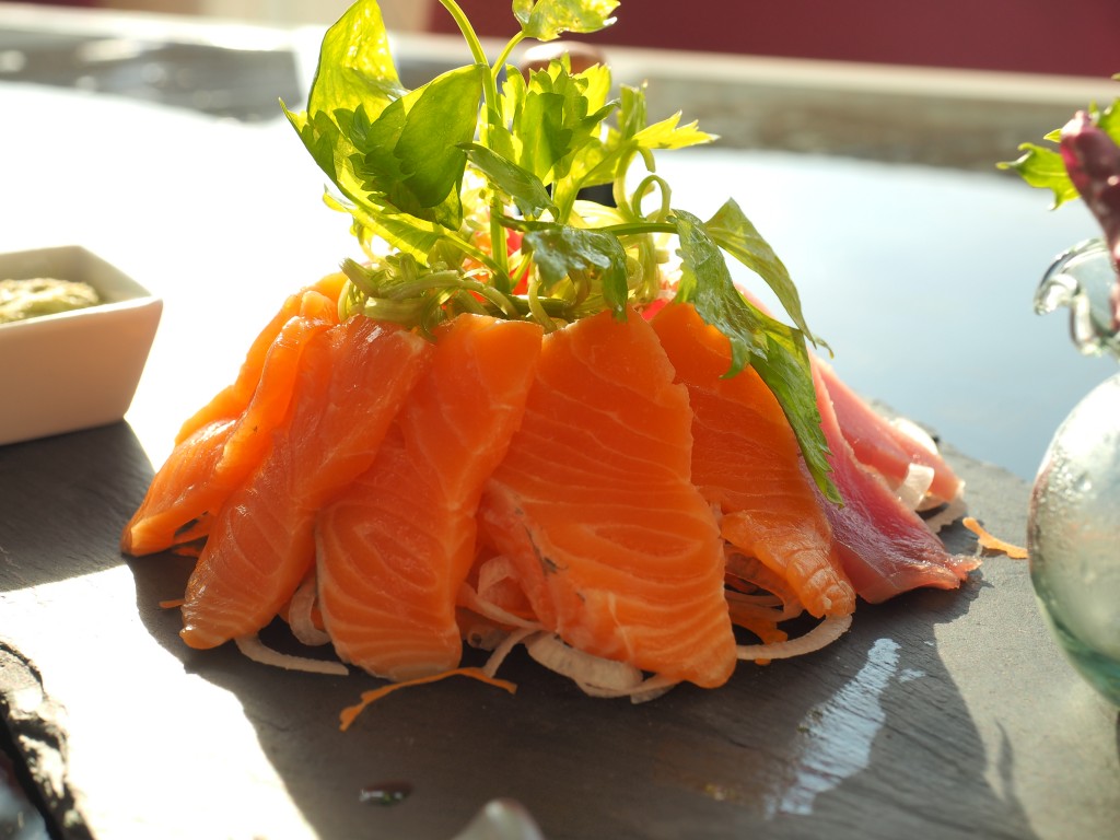Salmon & Tuna sashimi