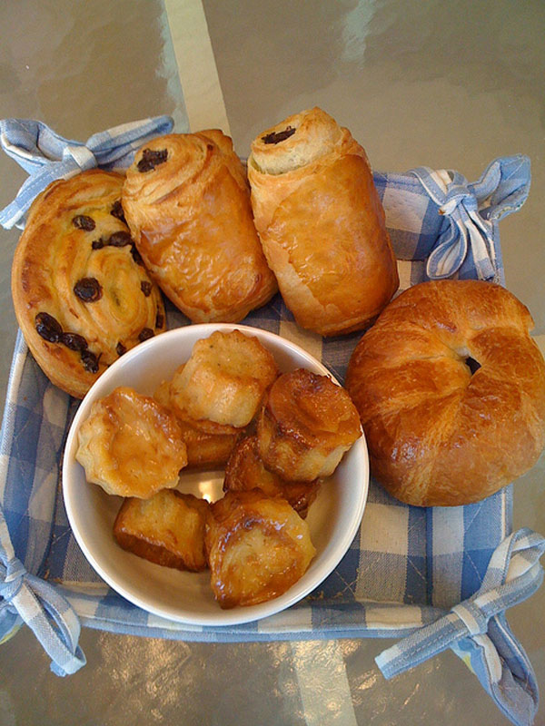 Some French pastries that we usually eat for breakfast, including Chocolatines, Croissants and Canelés